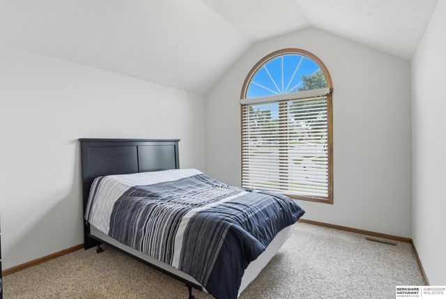 16371 W Street, Omaha, NE 68135