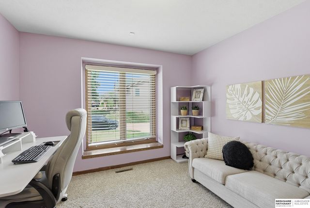 16371 W Street, Omaha, NE 68135