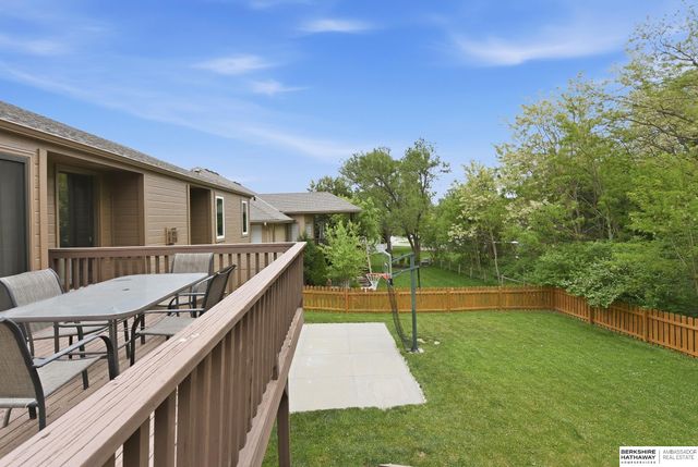 16371 W Street, Omaha, NE 68135