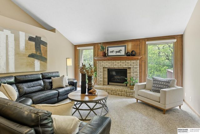 16371 W Street, Omaha, NE 68135