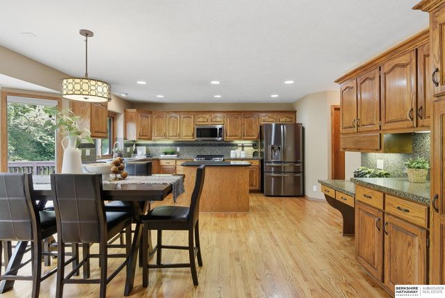 16371 W Street, Omaha, NE 68135