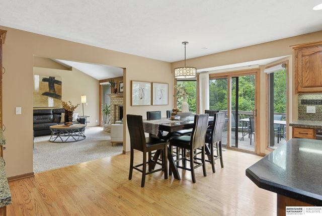 16371 W Street, Omaha, NE 68135