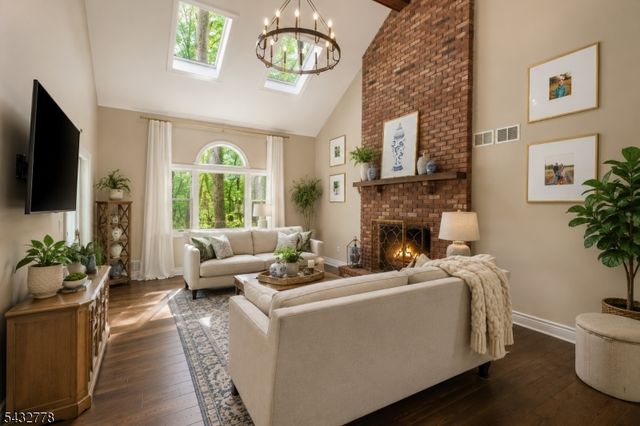 31 Warren Cutting, Chester Twp., NJ 07930