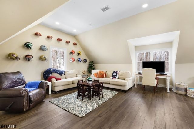 31 Warren Cutting, Chester Twp., NJ 07930