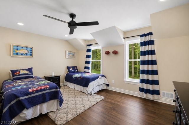 31 Warren Cutting, Chester Twp., NJ 07930