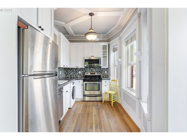 2087 Nw OVERTON St 204, Portland, OR 97209
