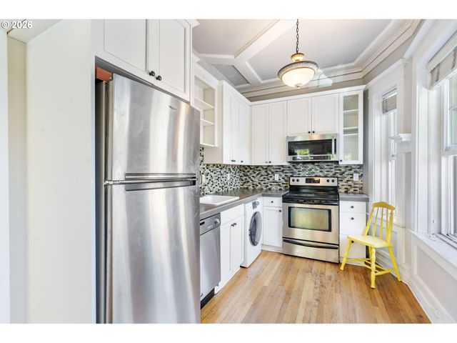 2087 Nw OVERTON St 204, Portland, OR 97209