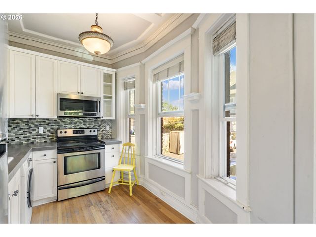 2087 Nw OVERTON St 204, Portland, OR 97209