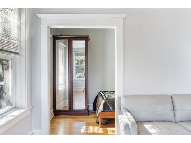 2087 Nw OVERTON St 204, Portland, OR 97209