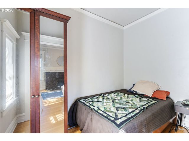 2087 Nw OVERTON St 204, Portland, OR 97209