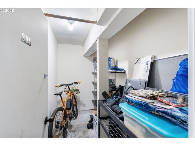 2087 Nw OVERTON St 204, Portland, OR 97209