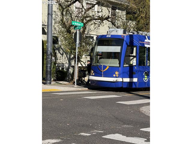 2087 Nw OVERTON St 204, Portland, OR 97209