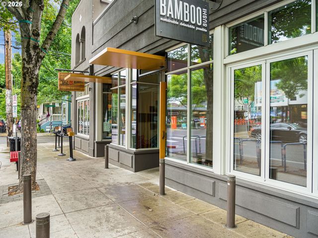 2087 Nw OVERTON St 204, Portland, OR 97209