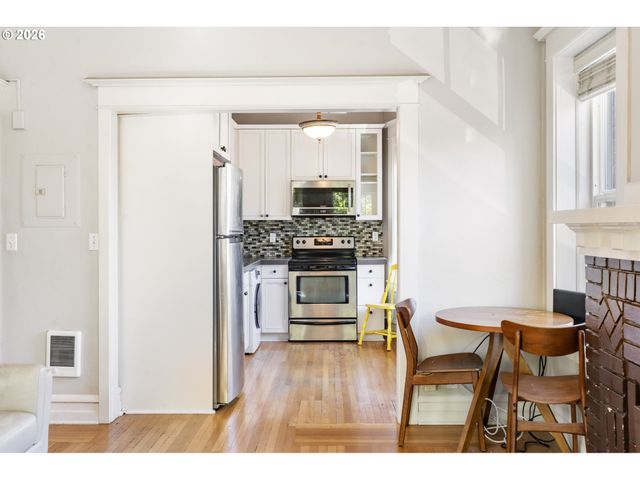 2087 Nw OVERTON St 204, Portland, OR 97209