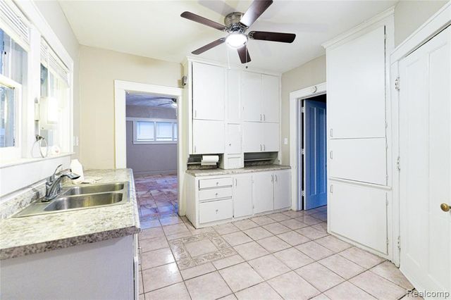 39 Colorado Street, Highland Park, MI 48203