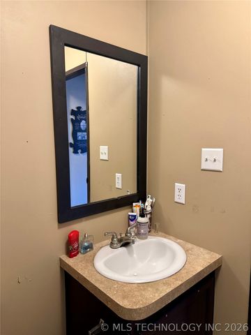 509 N Willis, Kingston, OK 73439