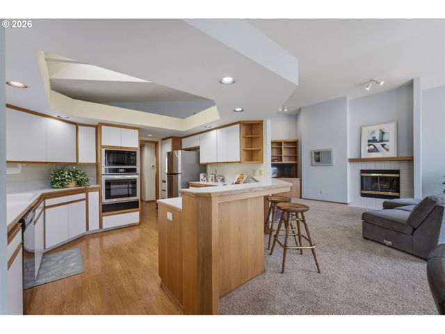 12618 Sw PEACHVALE St, King City, OR 97224