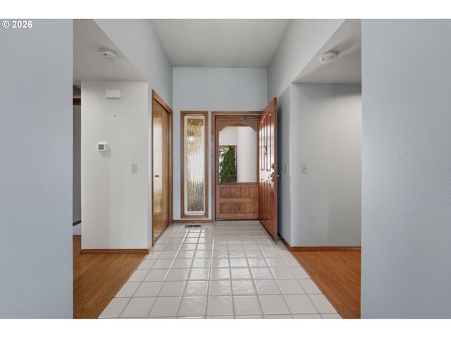 12618 Sw PEACHVALE St, King City, OR 97224