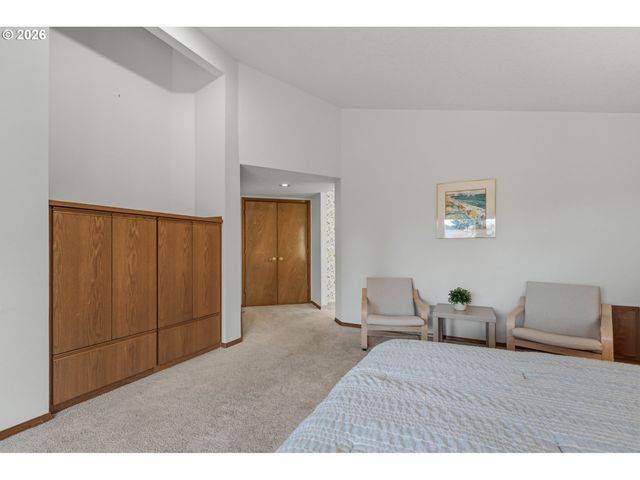 12618 Sw PEACHVALE St, King City, OR 97224