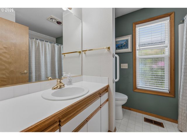 12618 Sw PEACHVALE St, King City, OR 97224