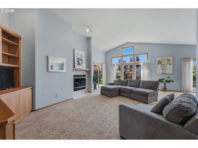 12618 Sw PEACHVALE St, King City, OR 97224