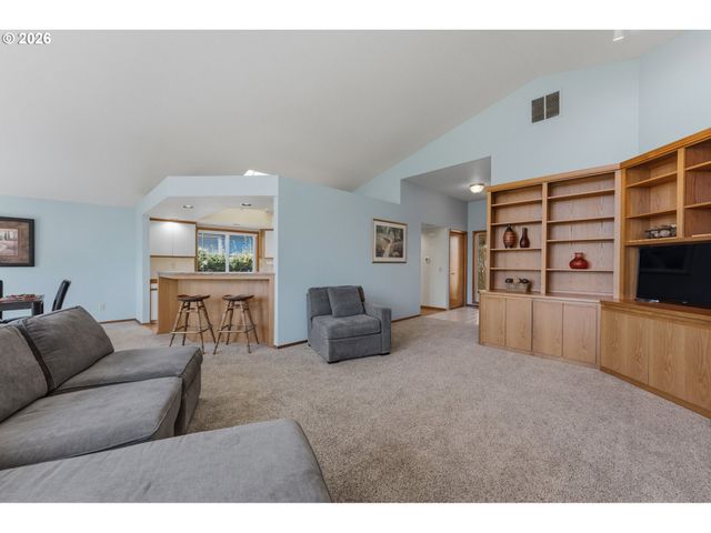 12618 Sw PEACHVALE St, King City, OR 97224