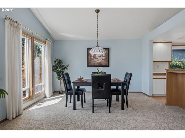 12618 Sw PEACHVALE St, King City, OR 97224