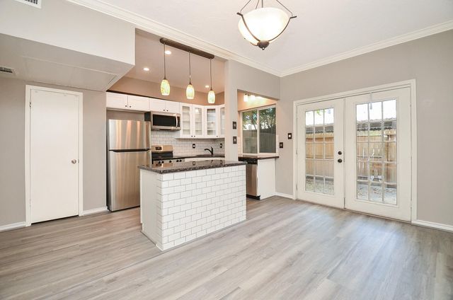 850 Threadneedle Street 75, Houston, TX 77079