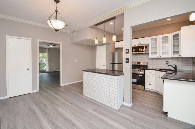 850 Threadneedle Street 75, Houston, TX 77079