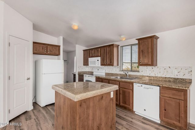 16619 W WINDSTONE Trail, Surprise, AZ 85387