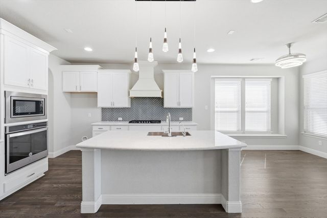 2717 Calloway Creek Drive, Fort Worth, TX 76118