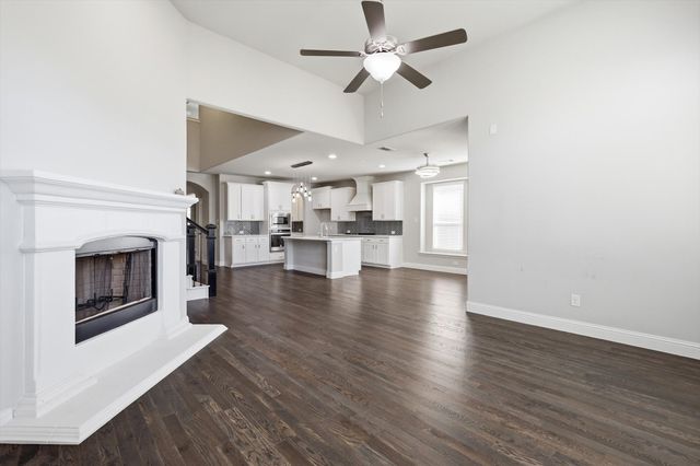 2717 Calloway Creek Drive, Fort Worth, TX 76118
