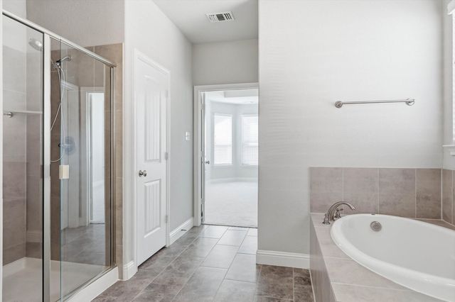 2717 Calloway Creek Drive, Fort Worth, TX 76118