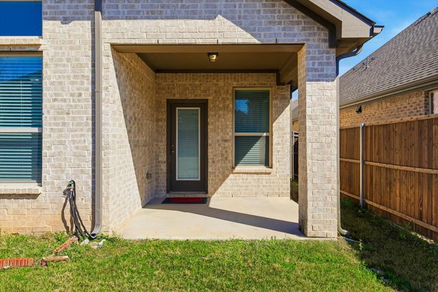 2717 Calloway Creek Drive, Fort Worth, TX 76118