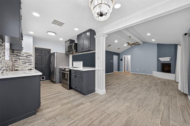1114 Cable Way, Crosby, TX 77532