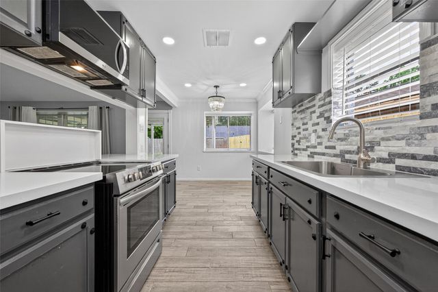 1114 Cable Way, Crosby, TX 77532