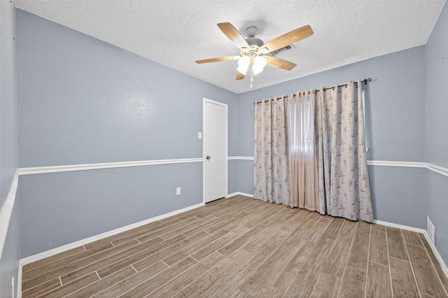 1114 Cable Way, Crosby, TX 77532