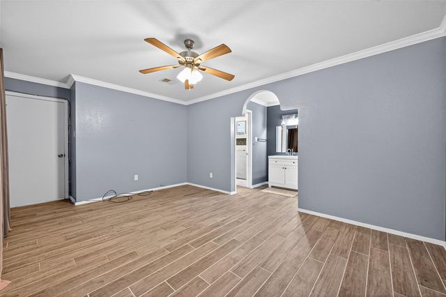 1114 Cable Way, Crosby, TX 77532