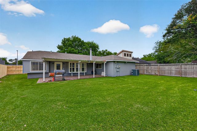 1114 Cable Way, Crosby, TX 77532