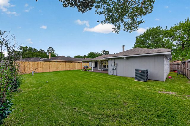 1114 Cable Way, Crosby, TX 77532