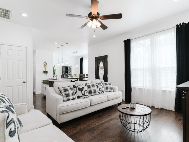 2808 NW 17th Street, Fort Worth, TX 76106