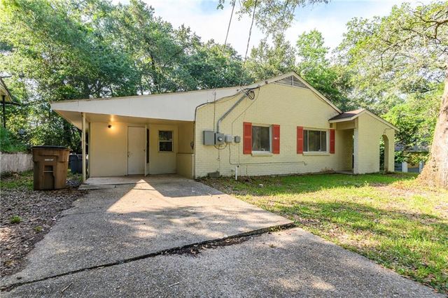4018 Cresthaven Road, Mobile, AL 36609