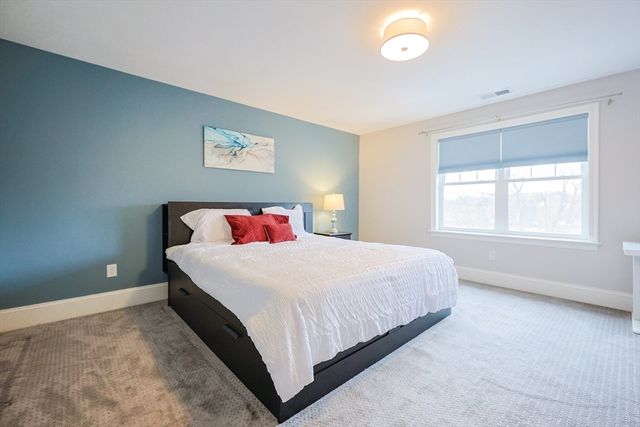 8 Riverstone Way 8, Franklin, MA 02038