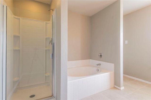 560 Griffith Drive, Saginaw, TX 76179
