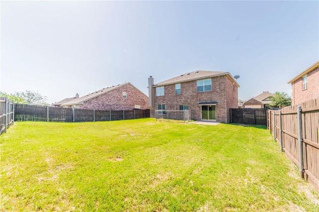 560 Griffith Drive, Saginaw, TX 76179
