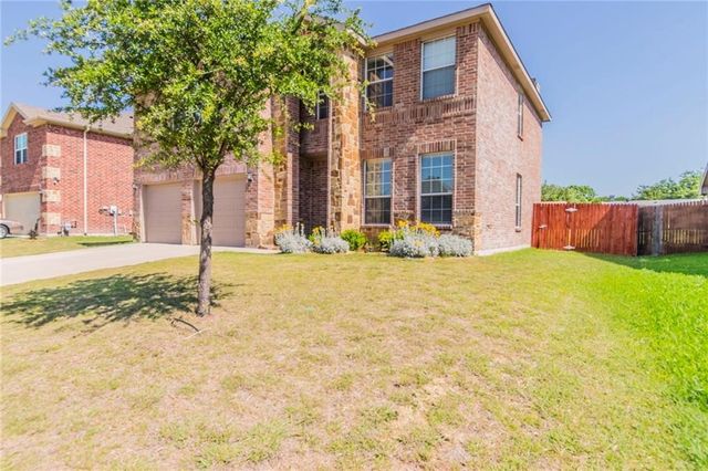 560 Griffith Drive, Saginaw, TX 76179