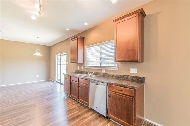 560 Griffith Drive, Saginaw, TX 76179