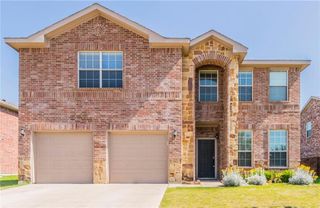 560 Griffith Drive, Saginaw, TX 76179