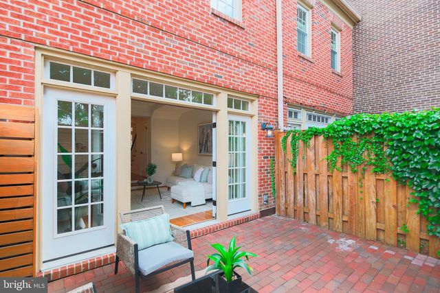 649 S COLUMBUS ST, Alexandria, VA 22314