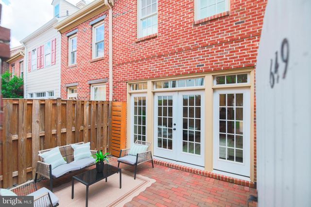 649 S COLUMBUS ST, Alexandria, VA 22314